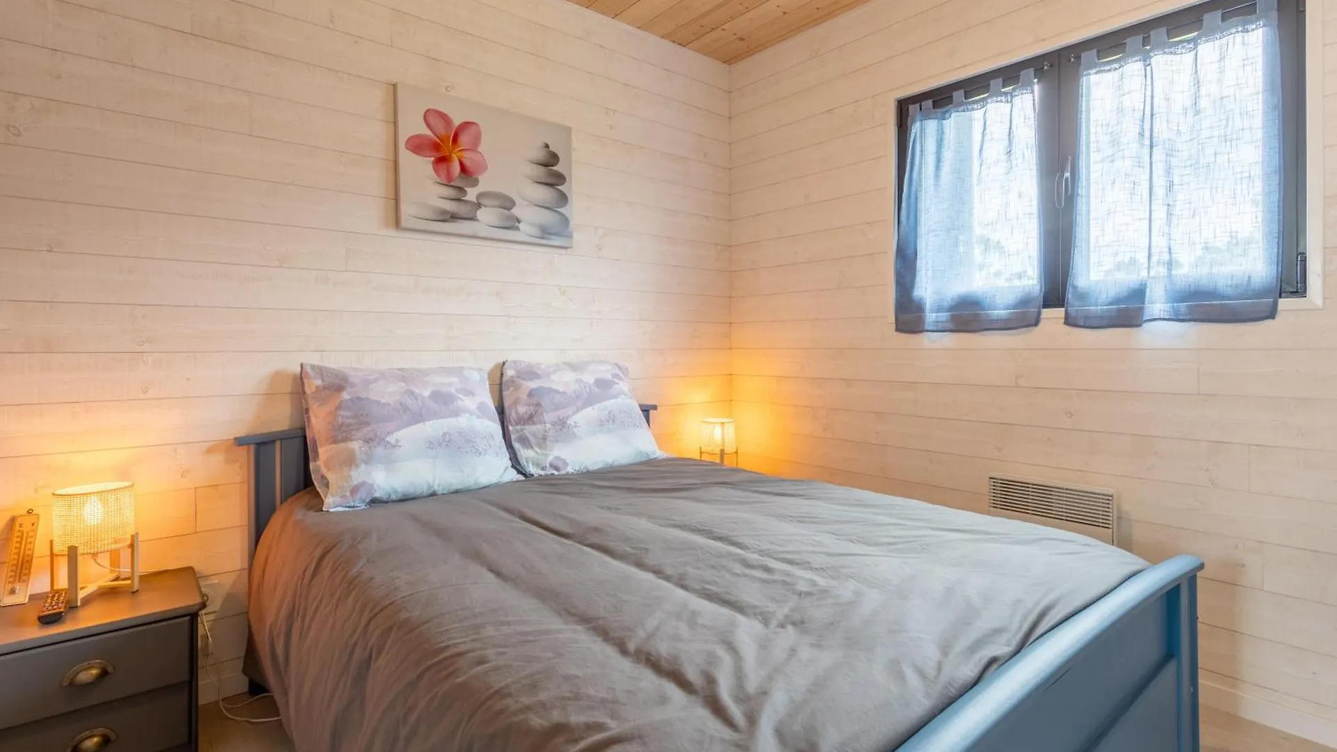 Chalet Bois A 2Kms De La Plage Plobannalec-Lesconil 0*,  France
